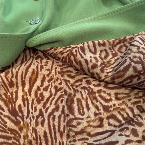 Margaret Frances 🔥sale🔥green coat with beautiful rhinestone buttons - Picture 5 of 10